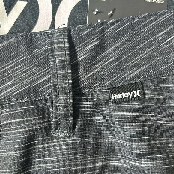 Hurley Men's Charcoal Hybrid Walk Shorts - Picture 4 of 7